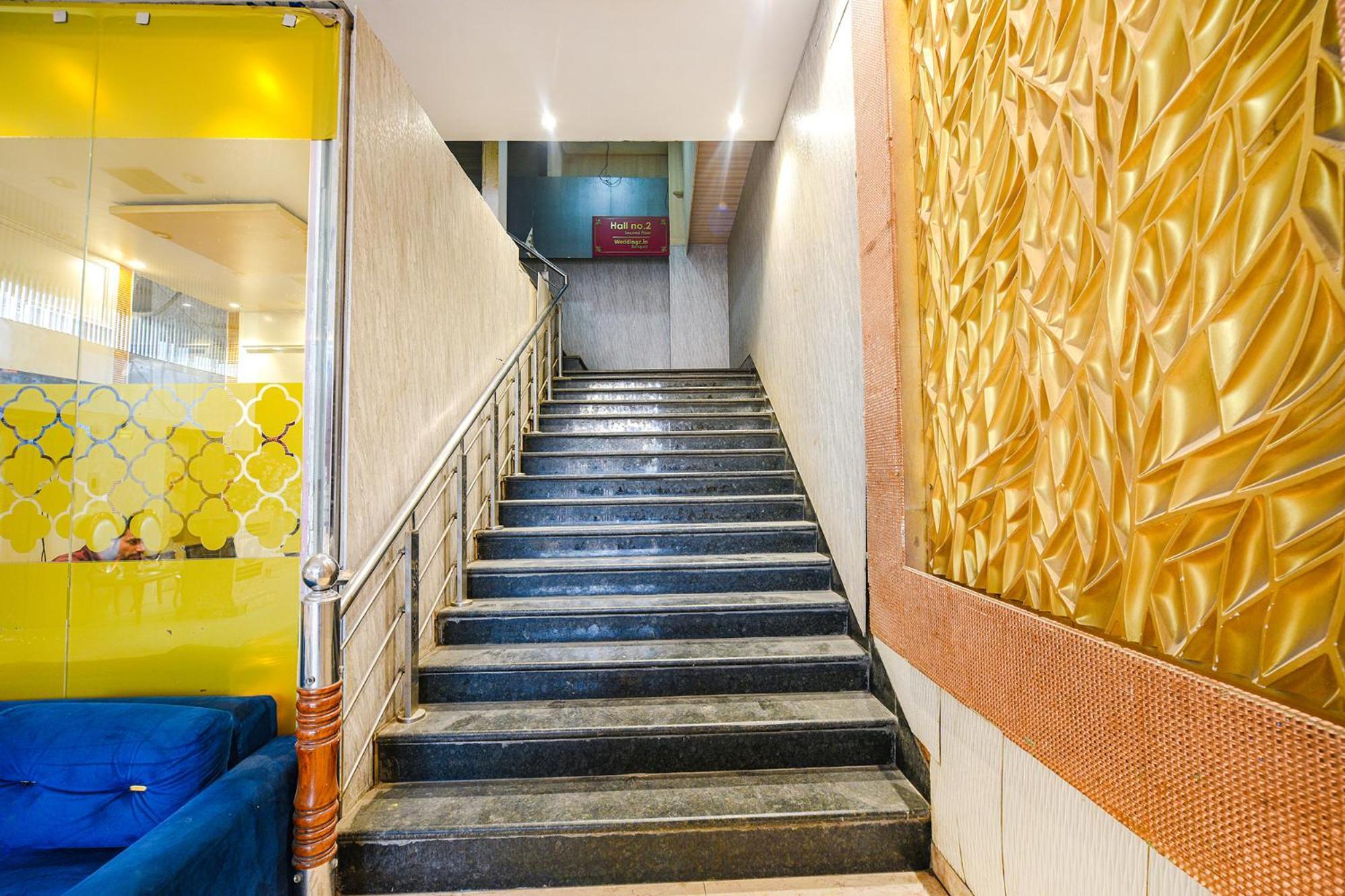 Fabexpress Seven Heaven Hotell New Delhi Exteriör bild