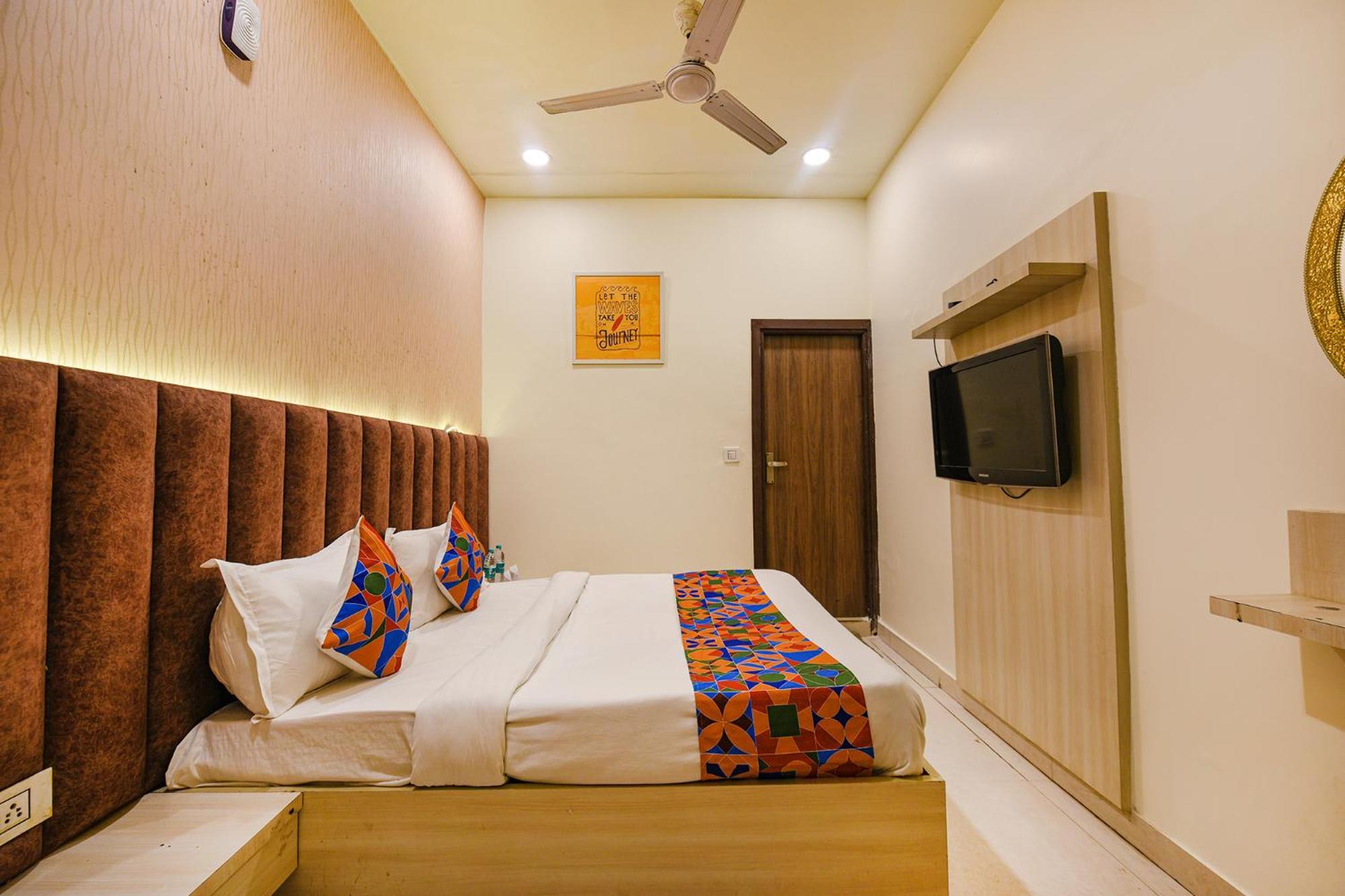 Fabexpress Seven Heaven Hotell New Delhi Exteriör bild