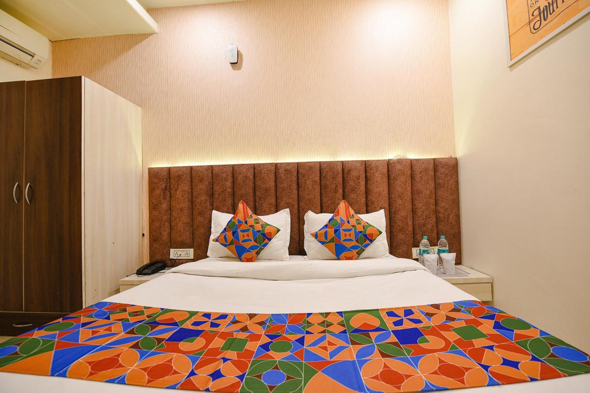 Fabexpress Seven Heaven Hotell New Delhi Exteriör bild