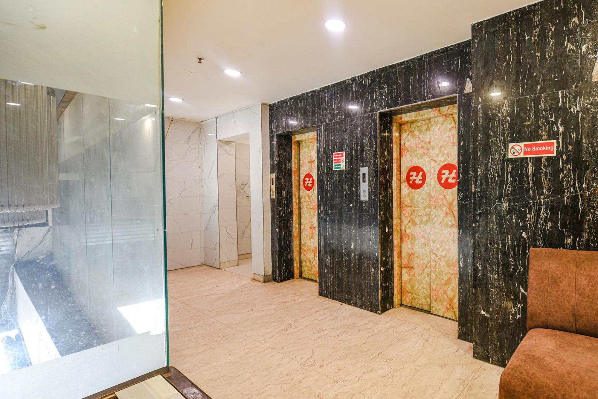 Fabexpress Seven Heaven Hotell New Delhi Exteriör bild